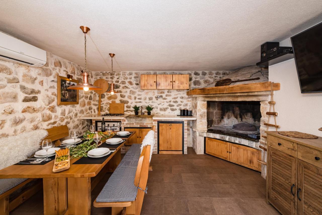 Stone Villa Miandri ซูโกชัน ภายนอก รูปภาพ