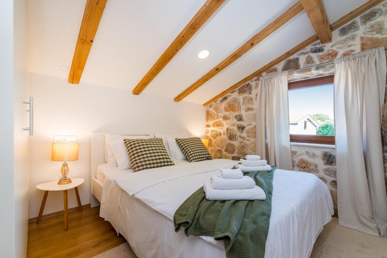 Stone Villa Miandri ซูโกชัน ภายนอก รูปภาพ
