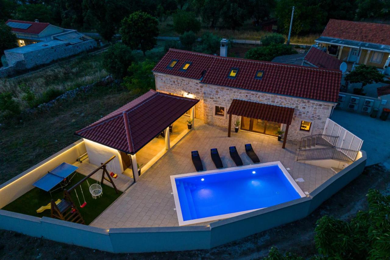 Stone Villa Miandri ซูโกชัน ภายนอก รูปภาพ