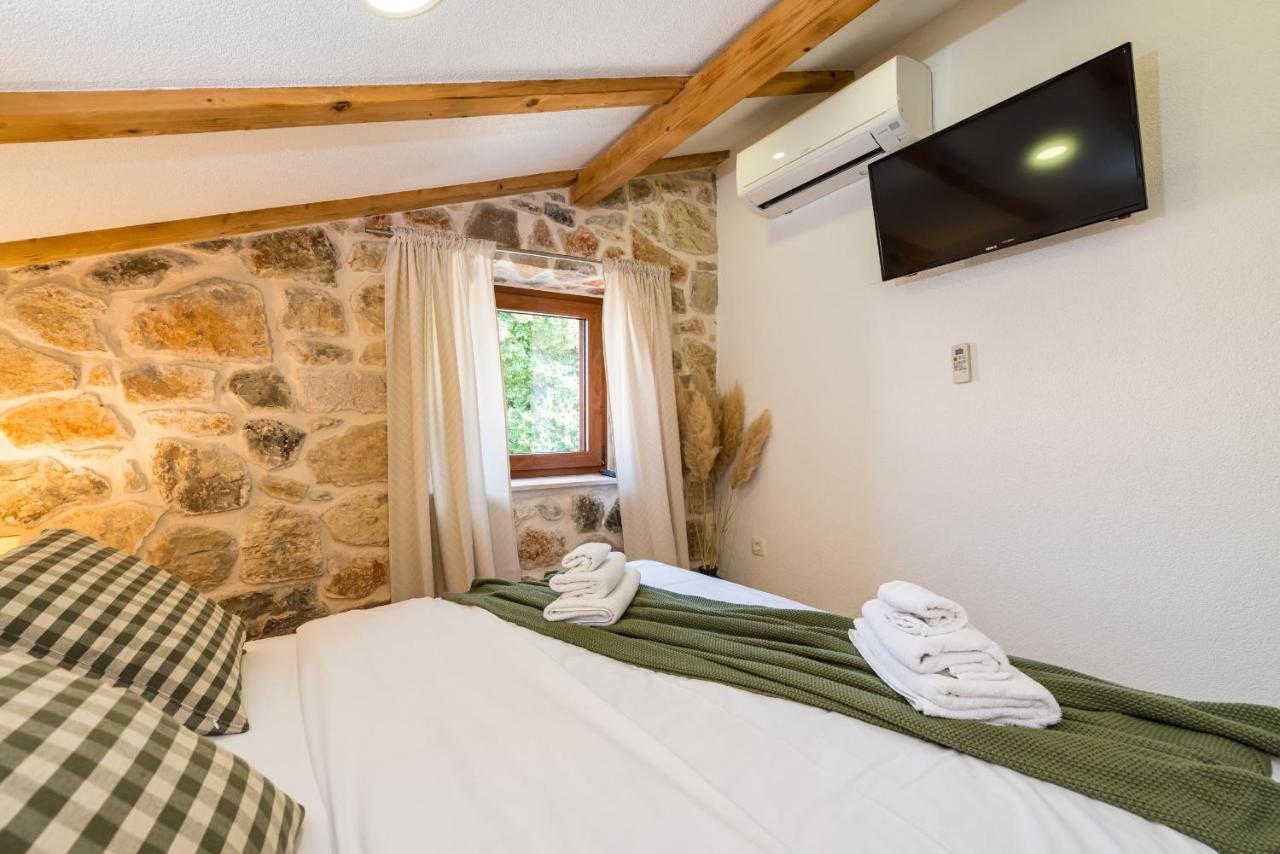 Stone Villa Miandri ซูโกชัน ภายนอก รูปภาพ