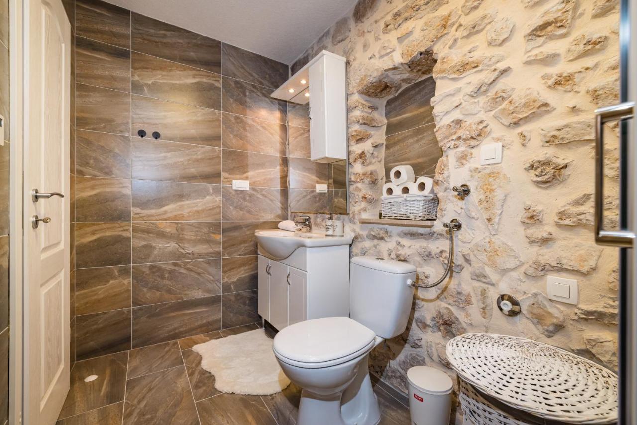 Stone Villa Miandri ซูโกชัน ภายนอก รูปภาพ